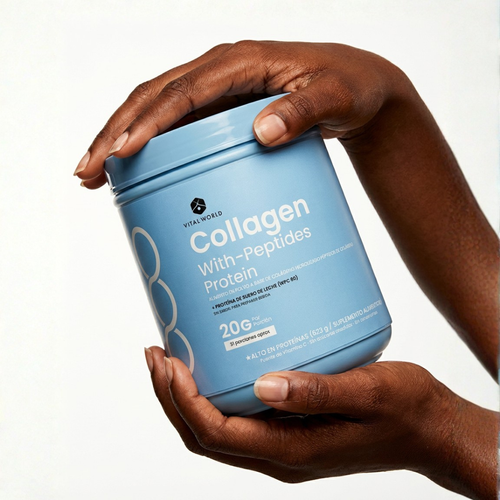 Tarro de Collagen With-Peptides Protein sostenido con dos manos